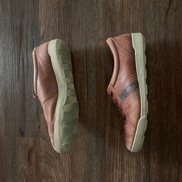 Ecco shoes - Picture 2 of 5